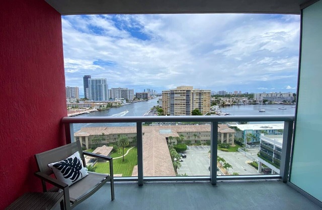 Beach Studio Apmt 2 Full Beds