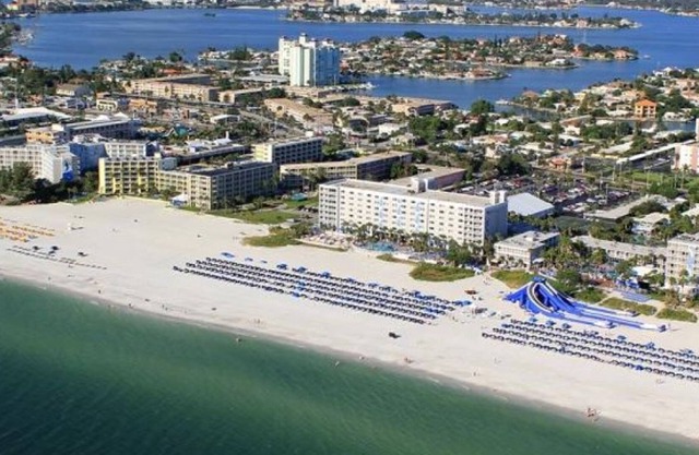 BEACH VACAY! 2 TROPICAL UNITS, POOL, WATER SLIDES!