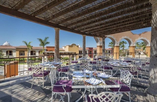 Beachfront 1BR Condo with Pool, Hot Tub & Fitness Center