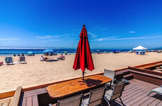 Beachfront 2BR Condo in Sunny Carpinteria