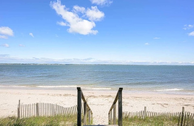 Beachfront 3-bedroom cottage on 1.2 private acres, just renovated!