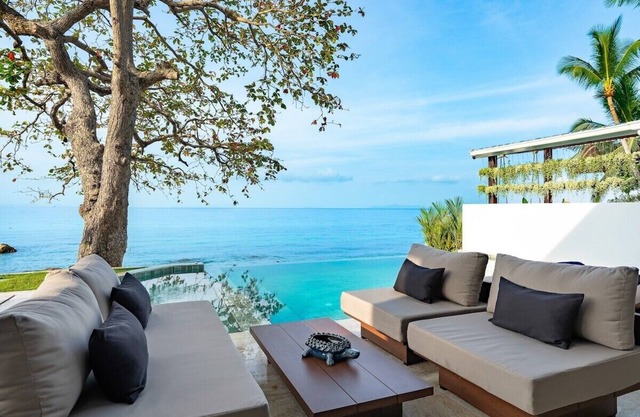 Beachfront 5BR Sunset Villa w/Staff & Saltwater Infinity Pool