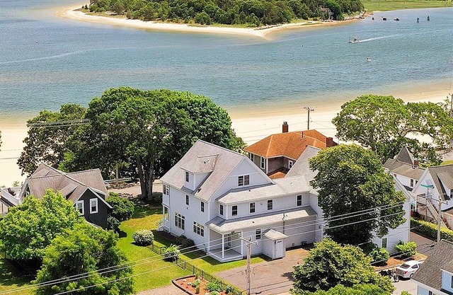 Beachfront 5BR with Ocean View, Pool Table, Arcade Game, Baby Crib