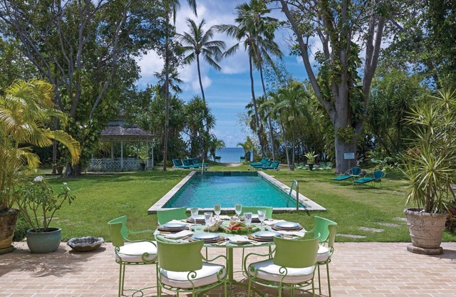 Beachfront Bliss Getaway with Pool - Nelson Gay