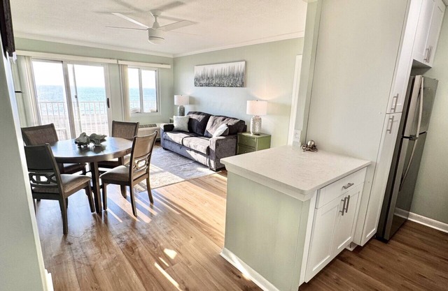 Beachfront Bliss 4th Floor Dolphin Views