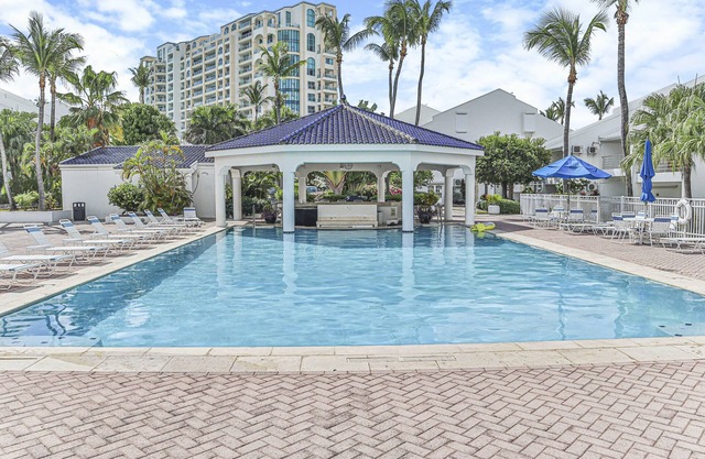 Beachfront Breeze Condo