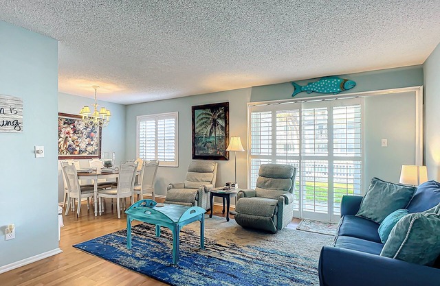 Beachfront Condo at Colony Beach Club - Ocean Views, Pool, Patio, Sleeps 4