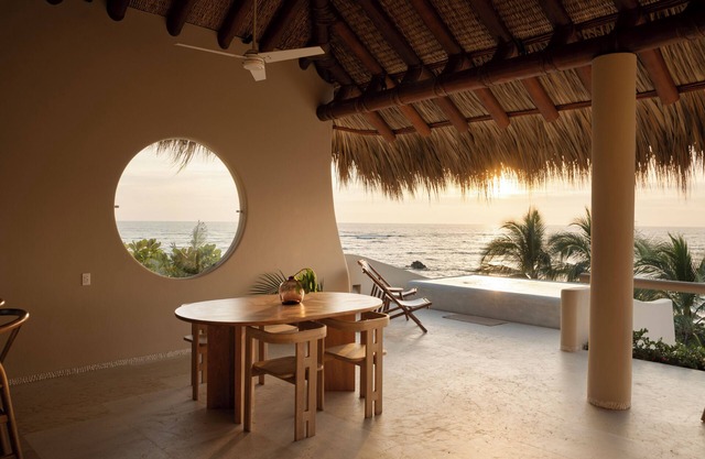 Beachfront Condo Los Panchos in Playa la Saladita/Coco 301