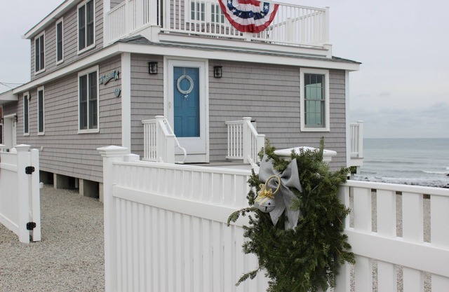 BEACHFRONT, Panoramic Views, Sunrises, Moonrises, Walking Distance Restaurants
