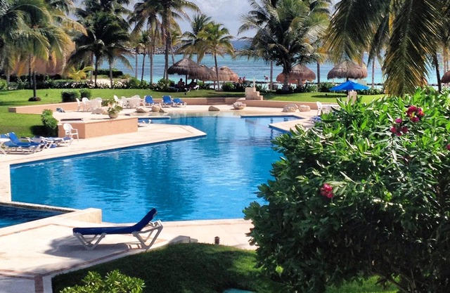 Beachfront Paradise ~ Villa Del Mar ~ Spectacular Views & Gorgeous Beach
