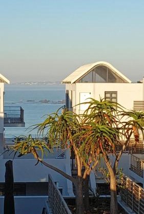 Beachfront Penthouse with balcony and parking