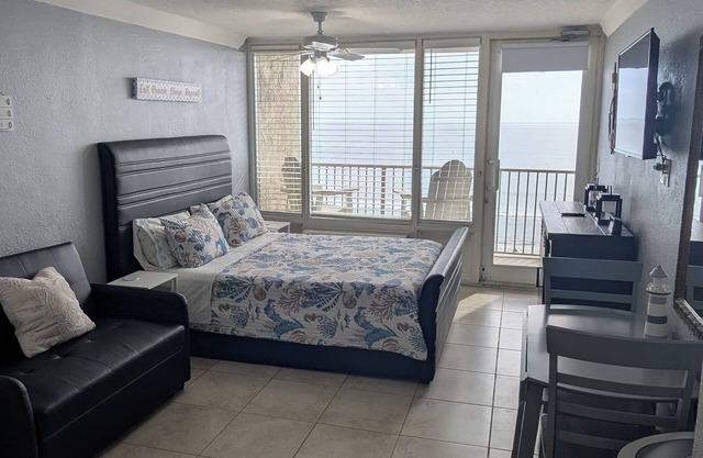 Beachfront Suite in Daytona Beach, FL with direct full ocean view! 5th Floor