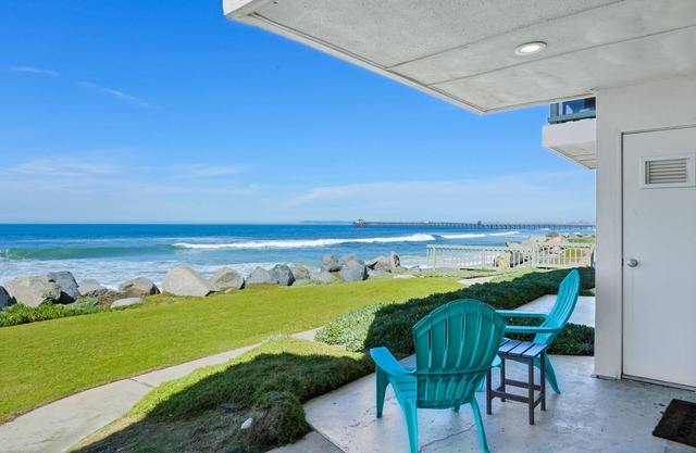 Beachfront | Sunsets | Modern | Newly Renovated