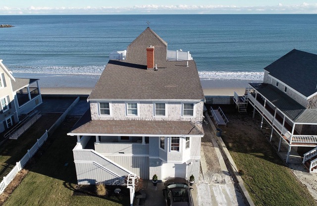 Beachfront vacation house perfect for big family’s!