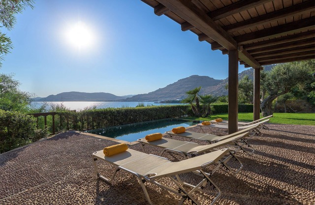 Beachfront Villa few steps away from a sandy beach