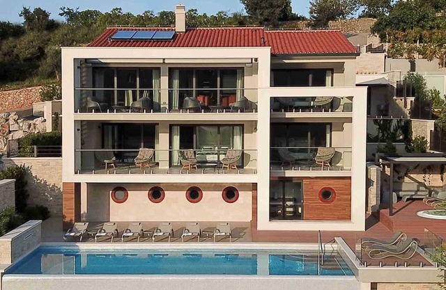 Beachfront villa in Labin with a spa area