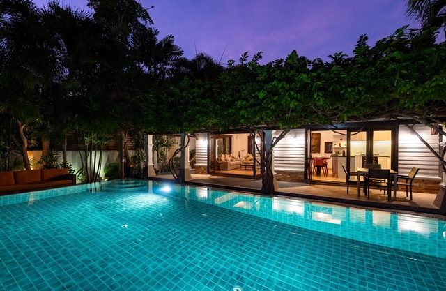 Beachfront Villa Private Beach & Pool 3 Ensuite Bedrooms Housekeeper included