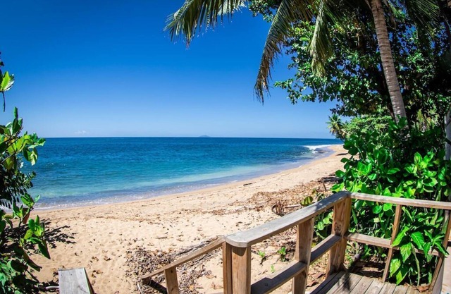 Beachfront w/pool-Vista Del Mar y Sol unit 105