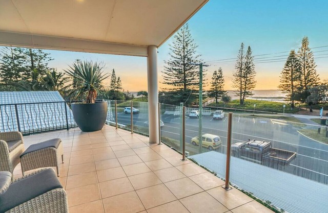 Beachfront with pool, ocean views and pet friendly