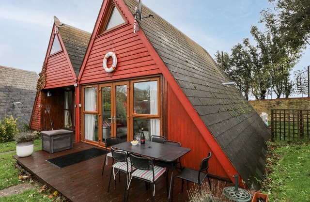 BEACHMASTER, family friendly, with a garden in Kingsdown