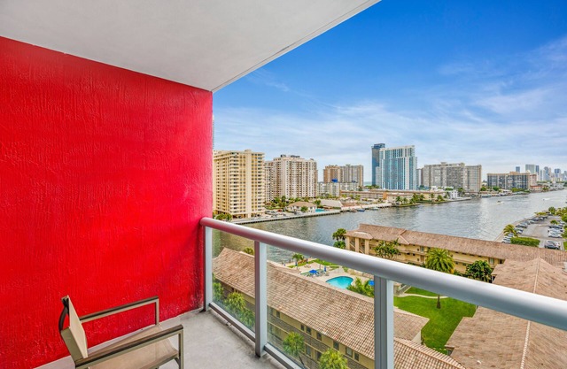 Beachwalk Studio with Amazing view.