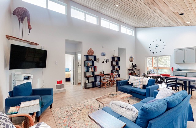 Beachy, Dog-Friendly Home Near the Coast with Free WiFi & a Kitchenette