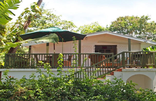 "Beachy" Hideaway on the best beach on the West Coast