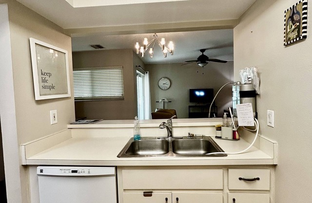 Beachy Retreat W/Pool! Minutes to Downtown & Beaches!