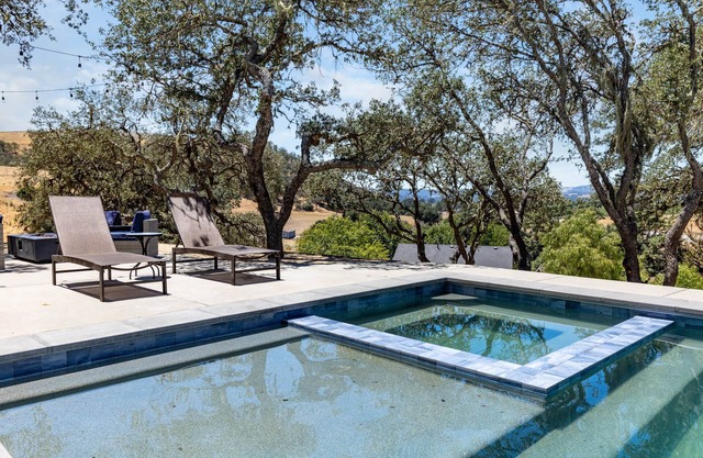 Bear and Rose Luxury - Wine Country Villa