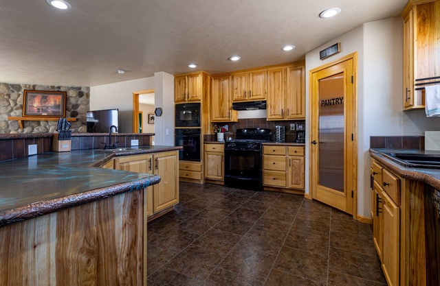Beartooth Retreat- space for large groups