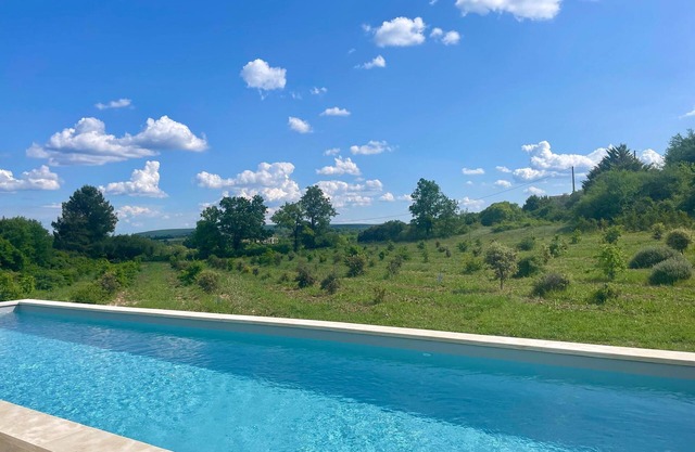 "Beau Gite" House with Private Pool, Private Terrace and Wi-Fi
