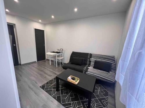 Beau T2 à Arcueil proche RER B.