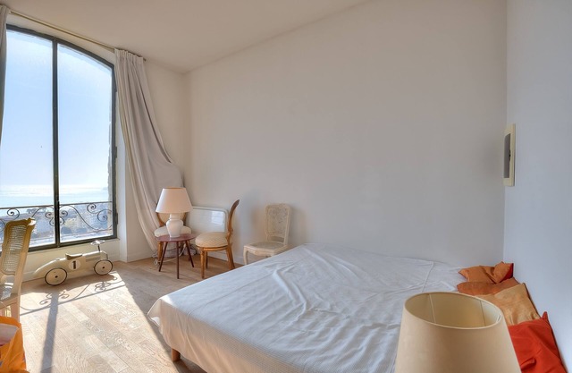 Beaulieu-sur-Mer: charming loft with sea view