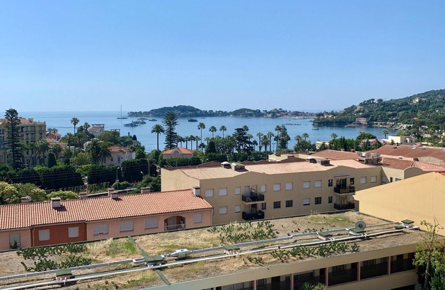Beaulieu-sur-mer. Grand Appartement