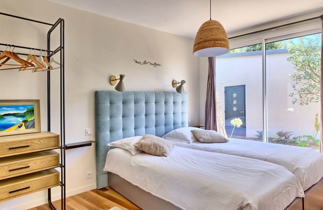 Beautiful villa for 6 people with private pool, WIFI, TV, terrace and parking