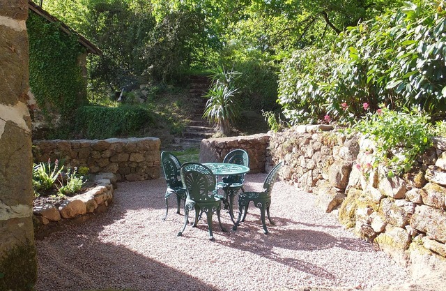 Beautiful cottage in Picturesque Rural Location close to local amenities