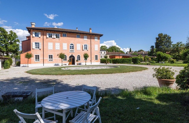 Beautiful apartment for 4 people with WIFI, A/C, TV and patio