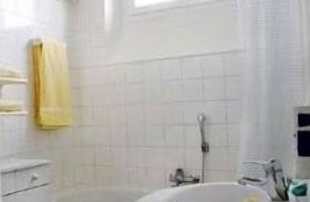 Beautiful 1 BR Suite with King-sized Bed Located Near Montparnasse Left Bank