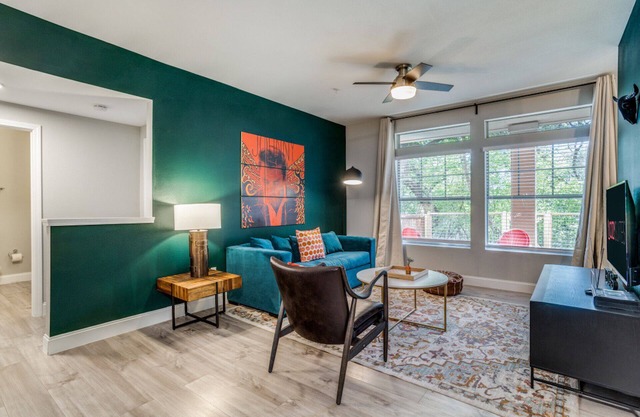 Beautiful 1BR in Champion City Park 3286