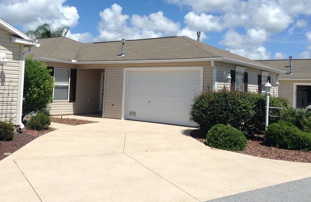 Beautiful 2/2 Villa w/Golf Cart, BBQ Grill, & FREE WiFi!