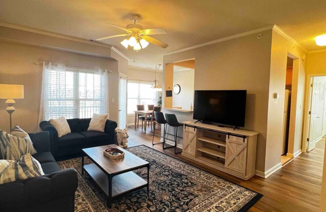 Beautiful 2-bedroom condo with WiFi, AC in lovely Lewes