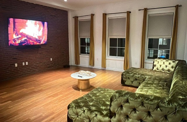 Beautiful 2 bedroom loft