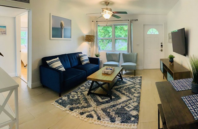 Beautiful 2 - Bedroom Rental Unit near the Beach