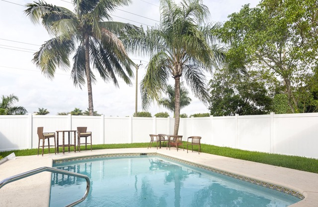 Beautiful 2 Bedrooms Residential House with Loft and Private Pool