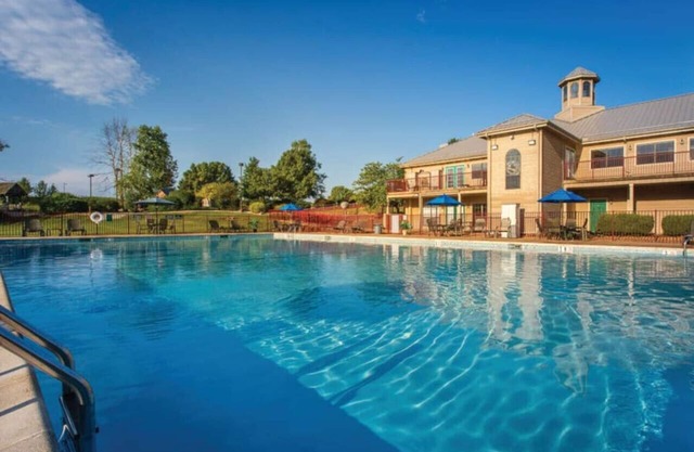 Beautiful 2BD condo in lakefront resort with lots of outdoor onsite activities