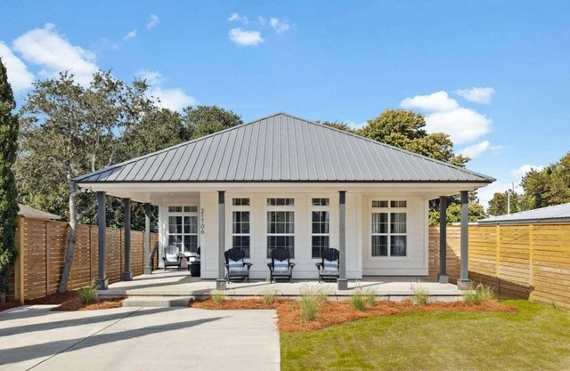 Beautiful 3 bedroom home on West End of Panama City Beach, minutes from 30A
