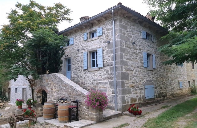 Beautiful 3-Bed House in Kotli