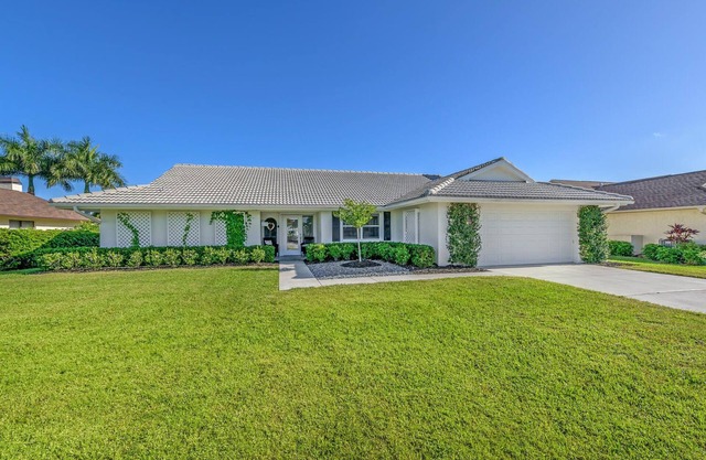 Beautiful 3-bedroom house in brilliant Naples. Live the Florida dream