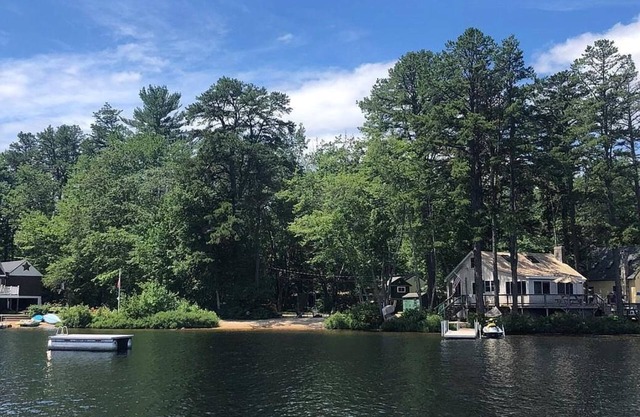 Beautiful 3 Bedroom Waterfront Home on New Hampshire's Lake Ossipee's Broad Bay