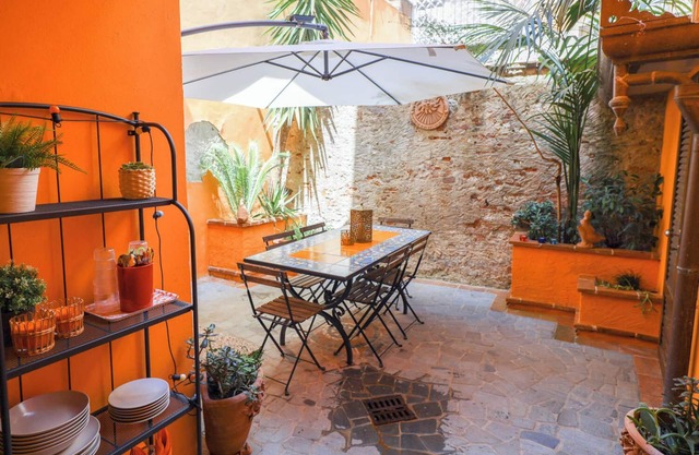 BEAUTIFUL 3 ROOMS CONDITIONED IDEAL LOCATION